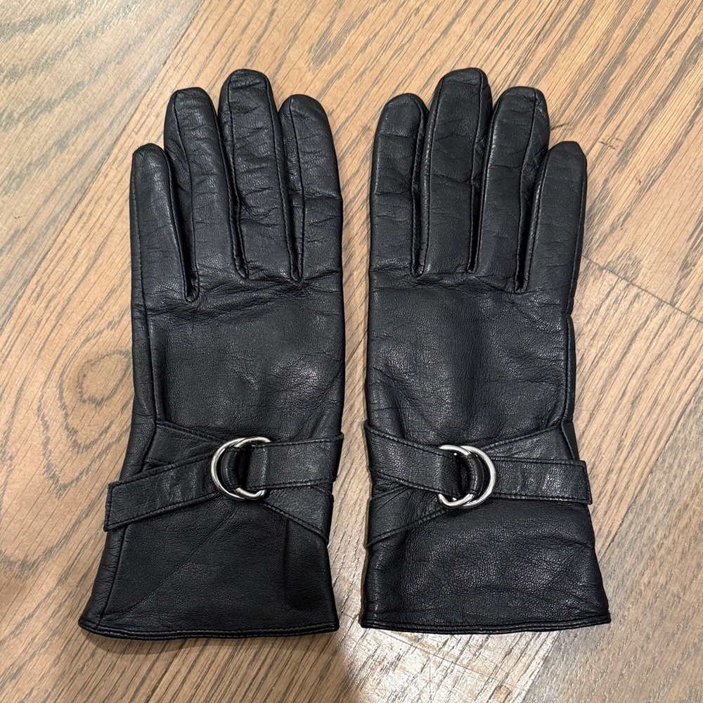 Black Leather Gloves with Buckle Detail